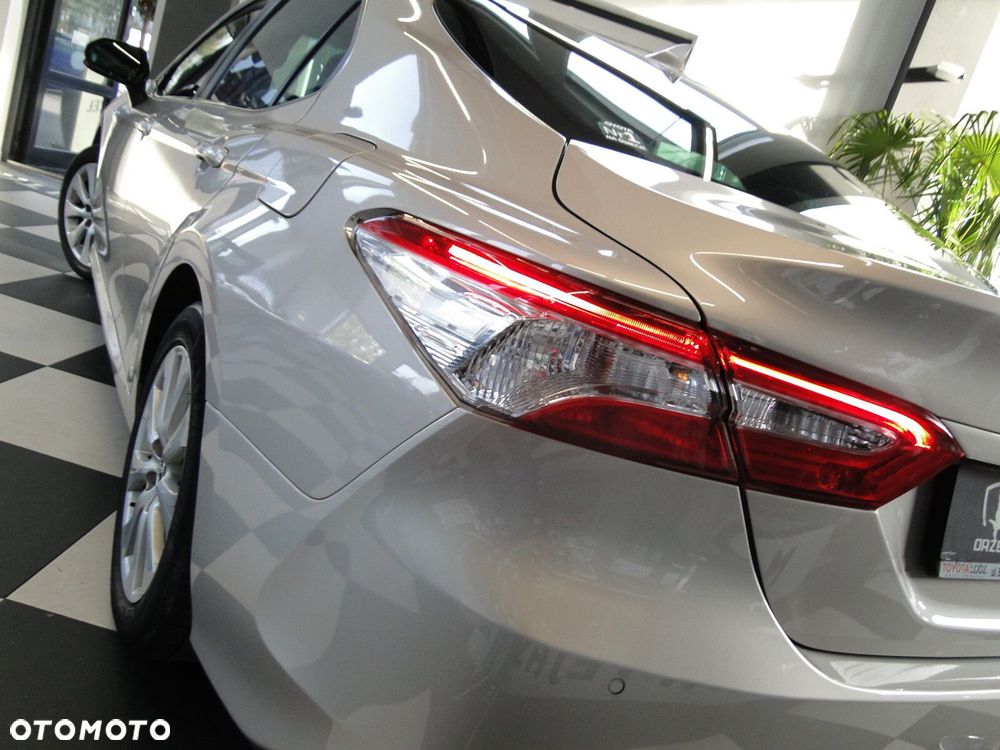 Toyota Camry - 8
