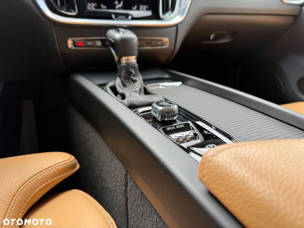 Volvo V60 Cross Country D4 AWD Geartronic Pro - 38