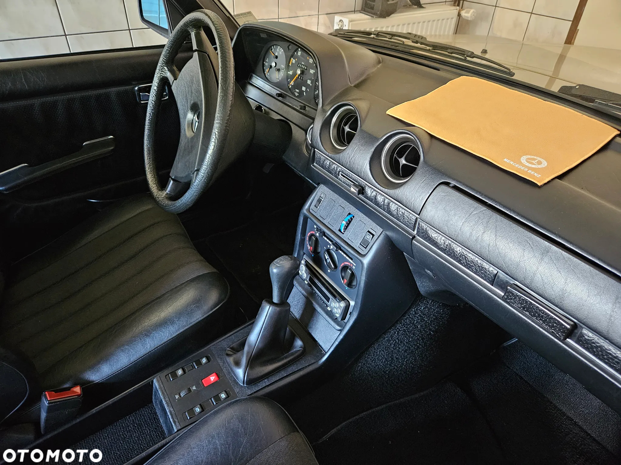 Mercedes-Benz W123 - 13