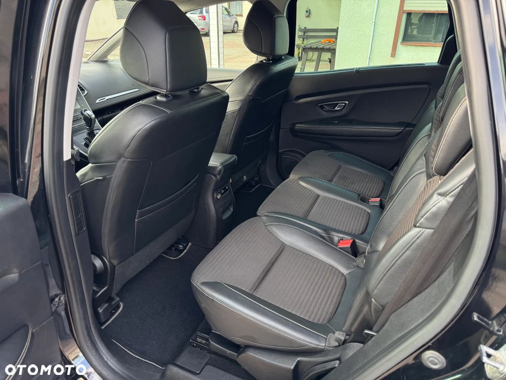 Renault Grand Scenic - 10