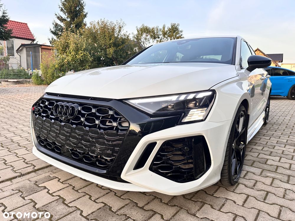 Audi RS3 Limousine - 3