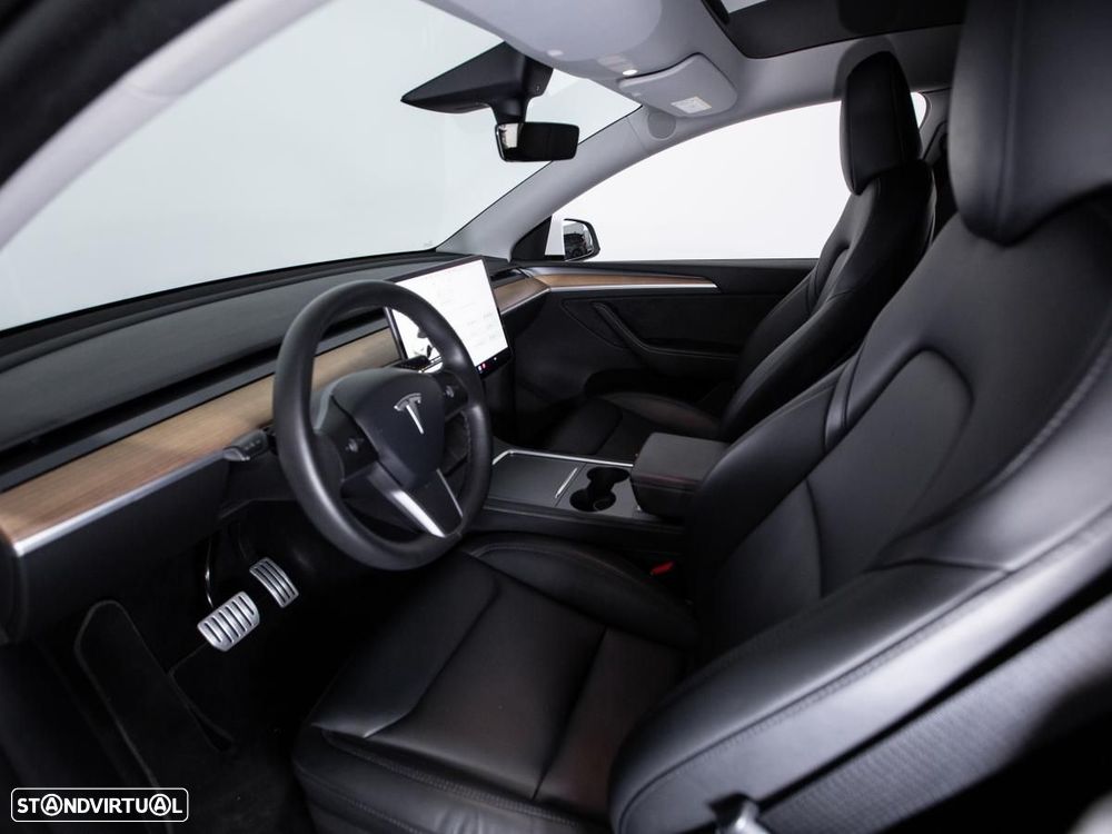 Tesla Model Y Performance Dual Motor AWD - 9