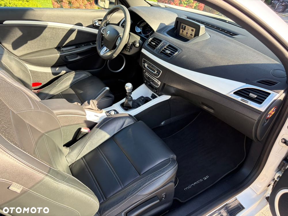 Renault Megane TCe 180 Monaco GP - 35