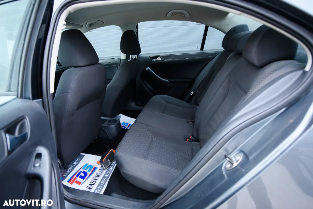 Volkswagen Jetta - 15