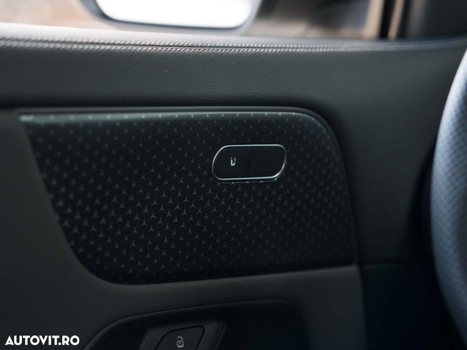 Mercedes-Benz EQA 300 4MATIC - 17