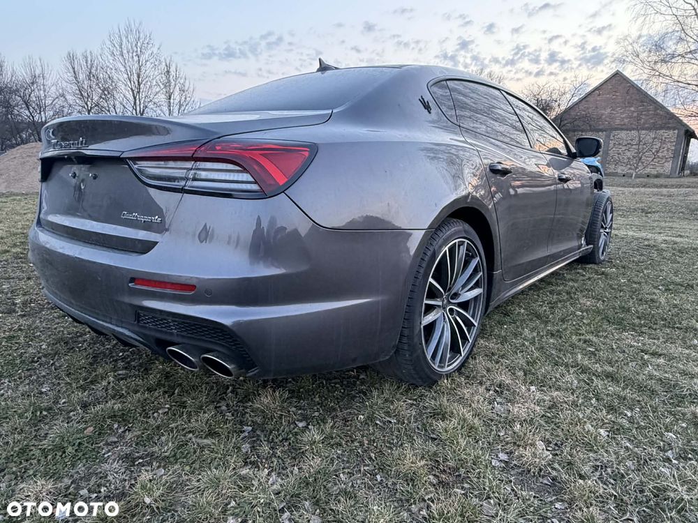 Maserati Quattroporte GranSport S - 11