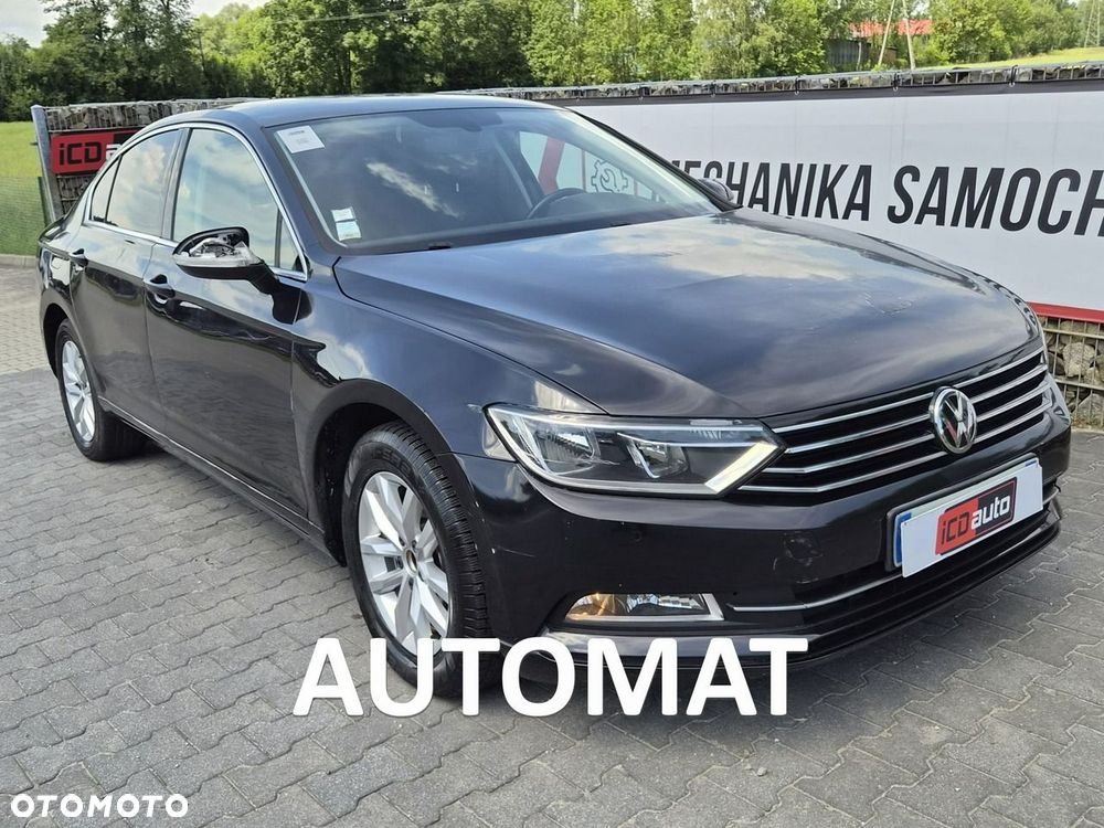 Volkswagen Passat - 1