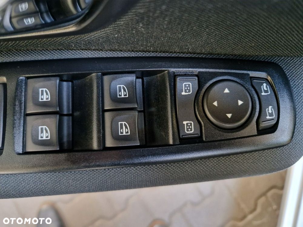 Renault Megane - 11