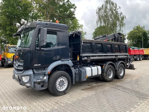 Mercedes-Benz AROCS 2643 6X4 , WYWROTKA MEILLER BODRMSATIK Z ŻURAWIEM