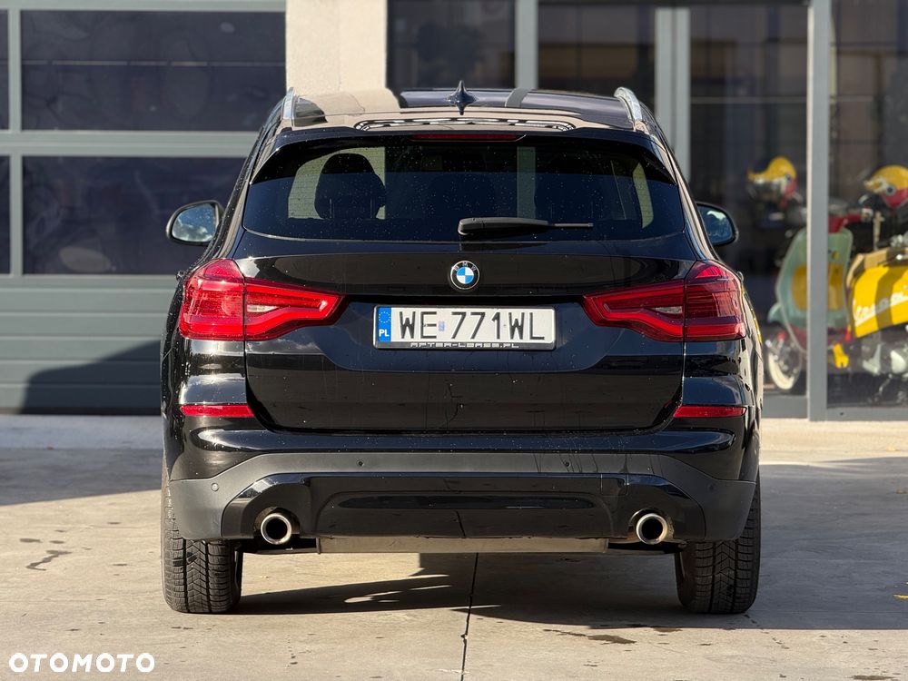 BMW X3 xDrive20i Advantage - 12