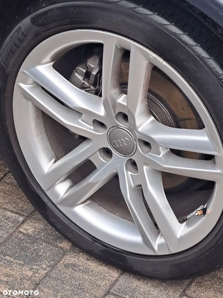 Audi A4 Limousine - 10