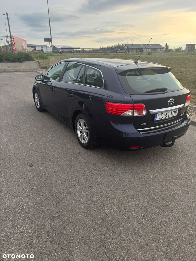 Toyota Avensis 1.8 Sol plus NAVI MS - 2