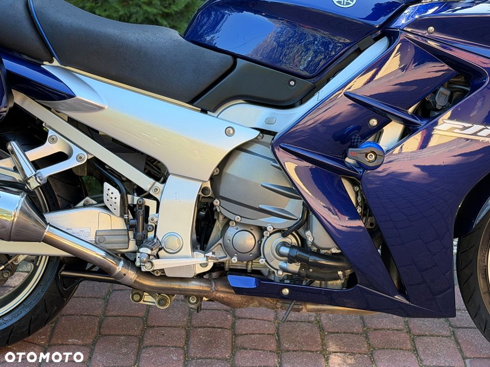 Yamaha FJR - 11
