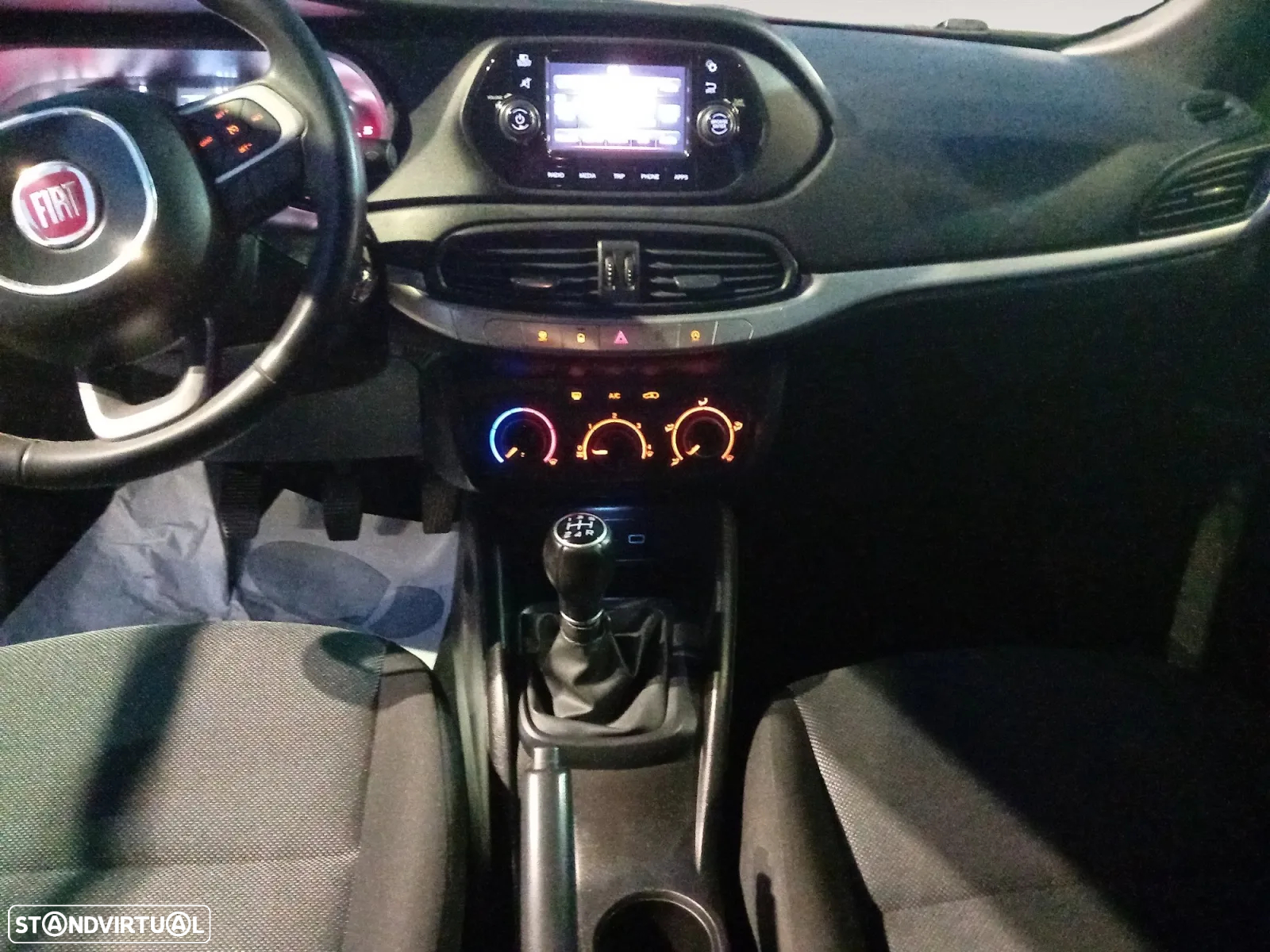 Fiat Tipo Station Wagon 1.3 M-Jet Street - 12