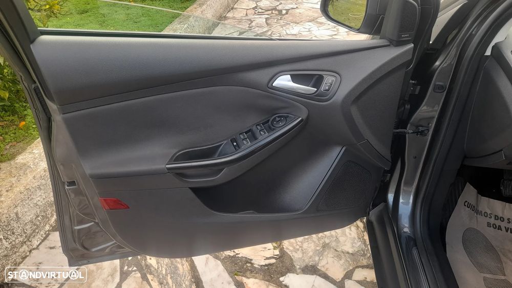 Ford Focus SW 1.0 SCTi Titanium - 16