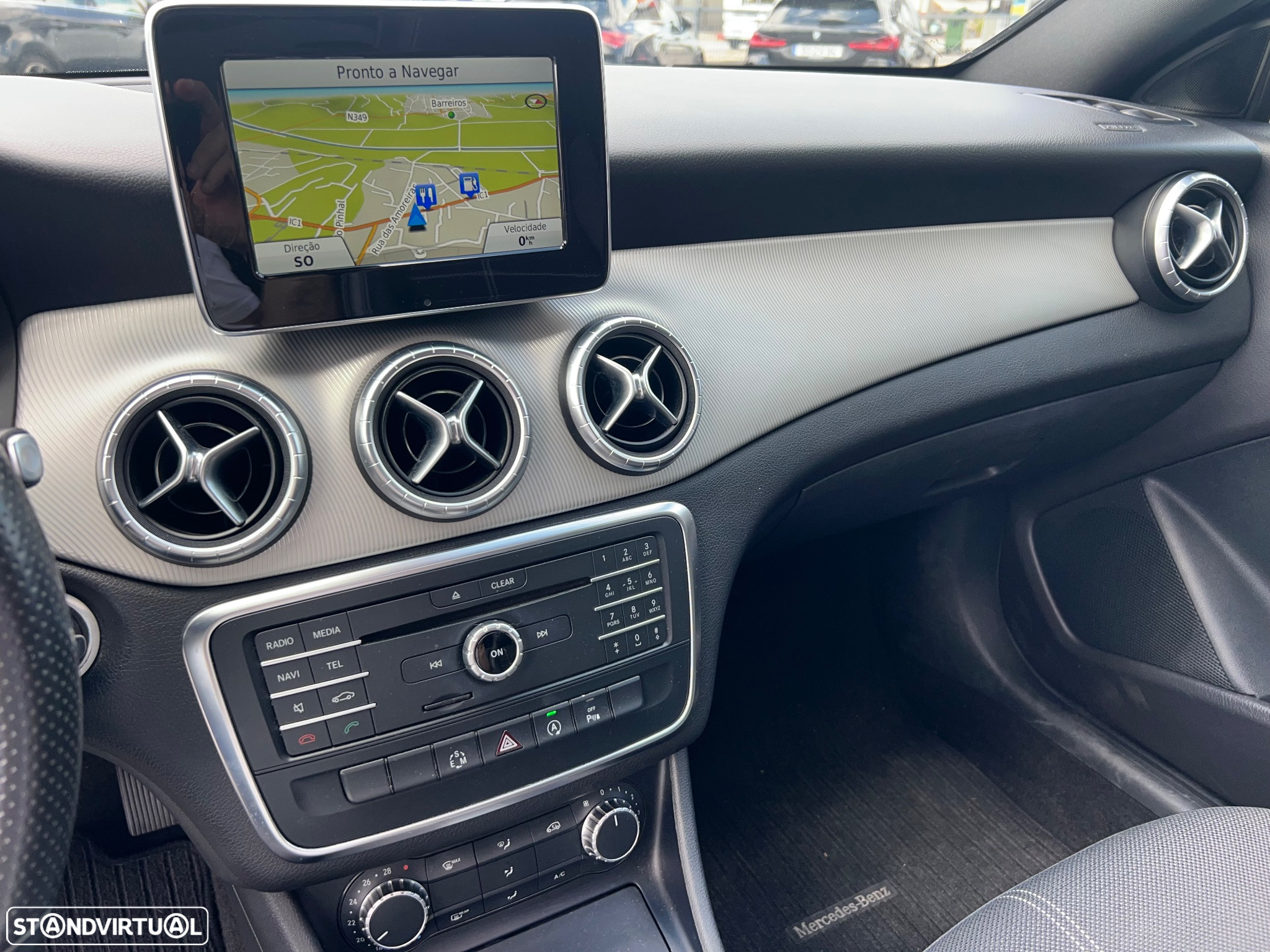 Mercedes-Benz CLA 200 - 12