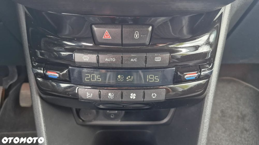Peugeot 2008 1.6 BlueHDi Allure - 16