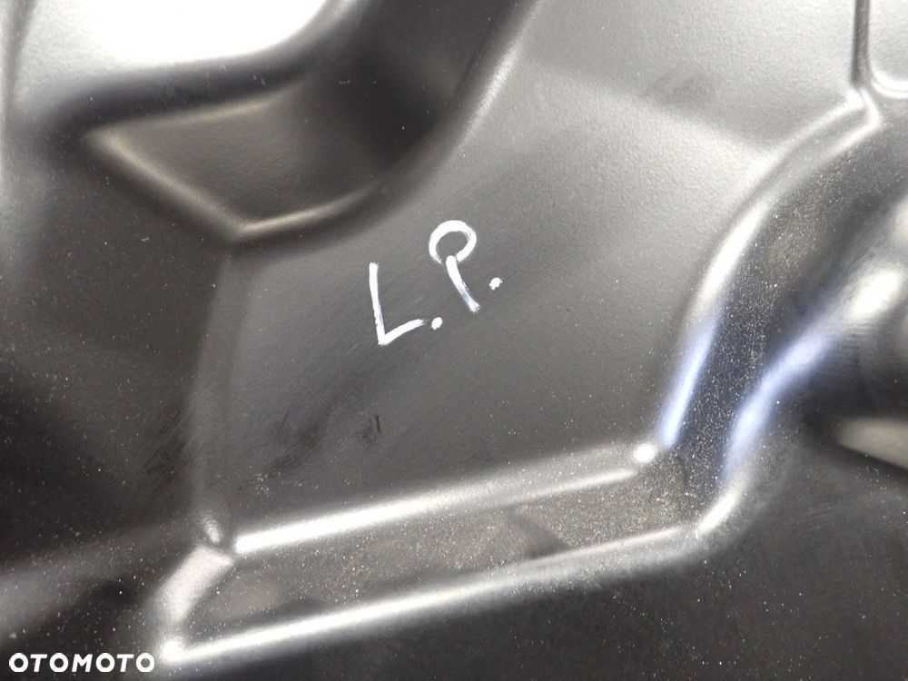 DRZWI LEWY PRZÓD VOLKSWAGEN TOUAREG 5.0 - 17