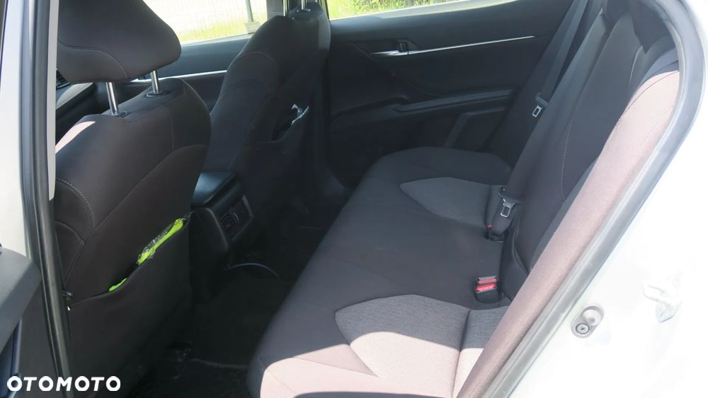 Toyota Camry - 18