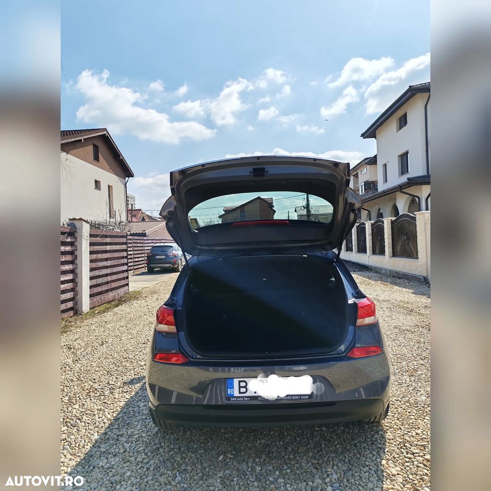 Hyundai i30 1.4 100CP 5DR M/T Highway - 4