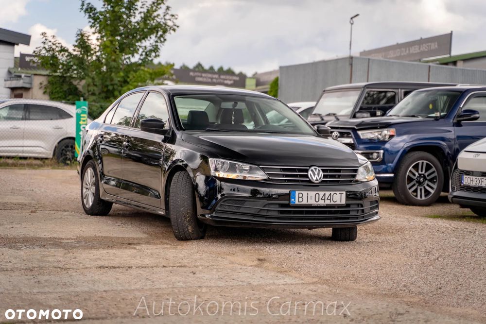 Volkswagen Jetta 2.0 Base - 5