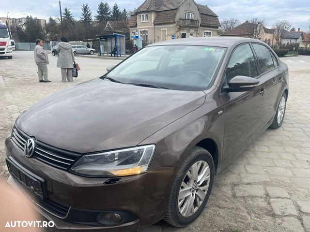 Volkswagen Jetta 1.6 TDI Trendline - 1