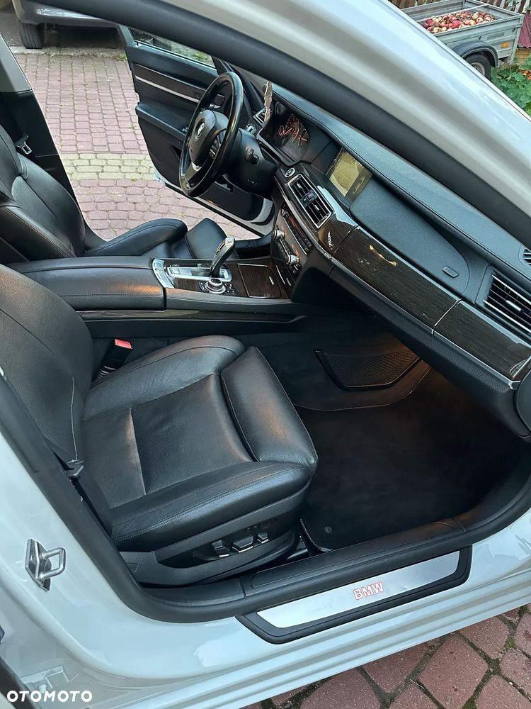 BMW Seria 7 740Li - 7