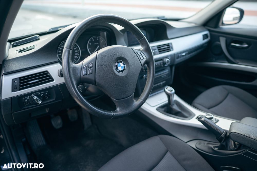 BMW Seria 3 318i - 6