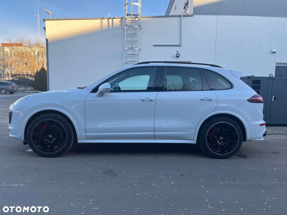 Porsche Cayenne Turbo - 2