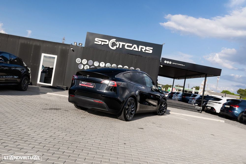 Tesla Model Y Performance Dual Motor AWD - 9