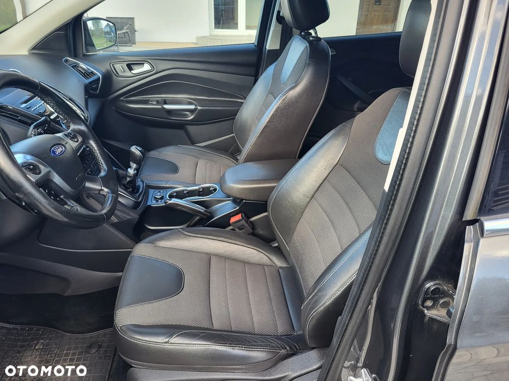 Ford Kuga 2.0 TDCi 2x4 Titanium - 13