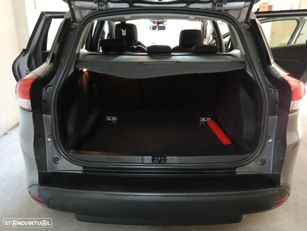Renault Clio Sport Tourer 1.5 dCi - 8