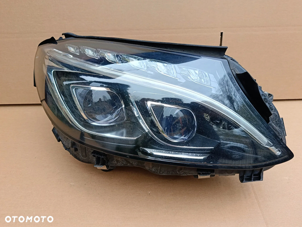 Full Led przedni prawy Mercedes C-klasa W205 lampa A205