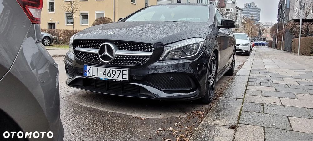 Mercedes-Benz CLA 220 4-Matic AMG Line - 9