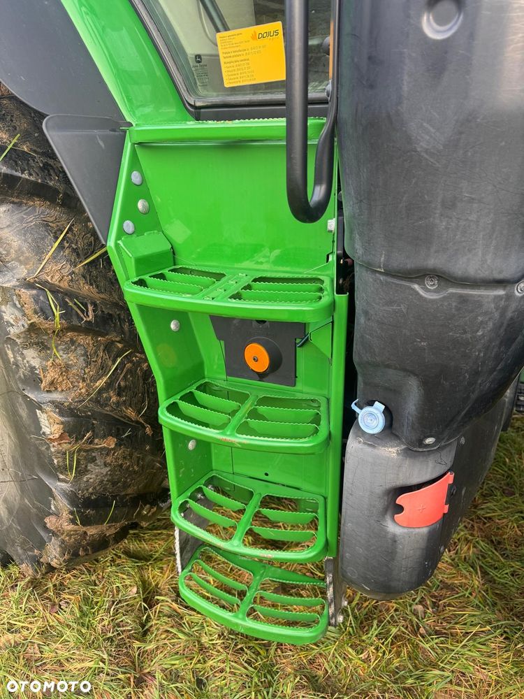 John Deere 6215R - 25