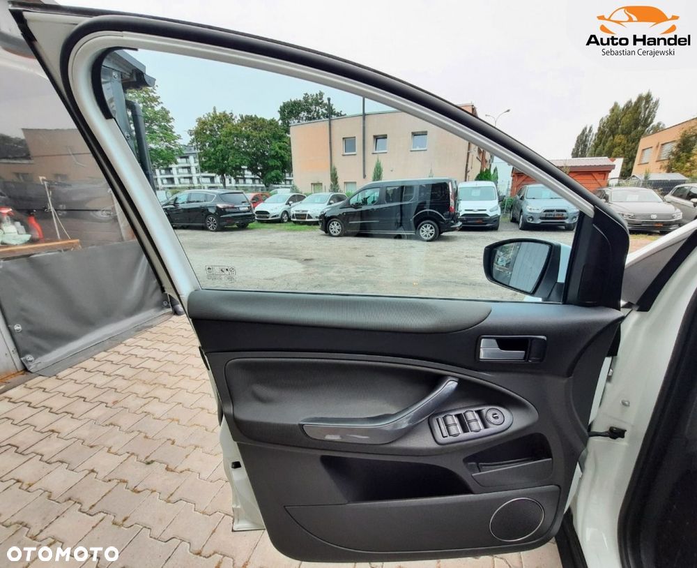 Ford Kuga 2.0 TDCi 4x4 Titanium - 36