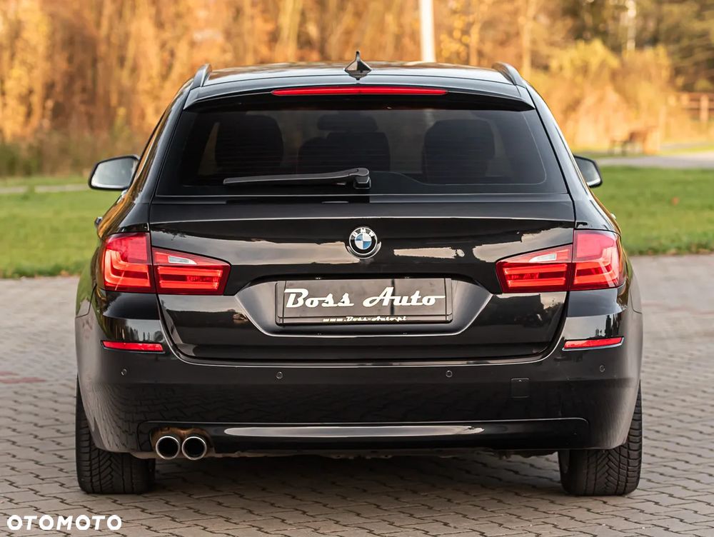 BMW Seria 5 525d Touring - 11