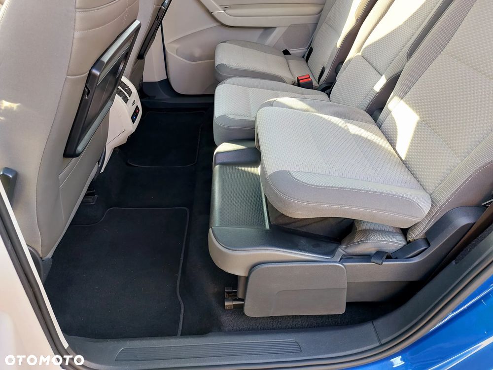 Volkswagen Touran - 21