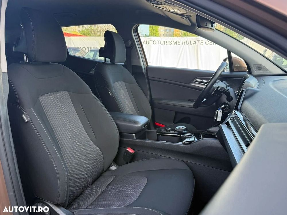 Kia Sportage 1.6 T-GDI MHEV 7DCT HP 4x4 Business Line - 29