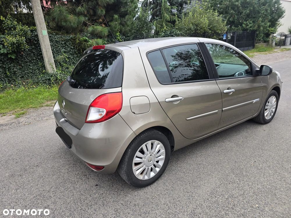 Renault Clio 1.2 16V 75 Expression - 29