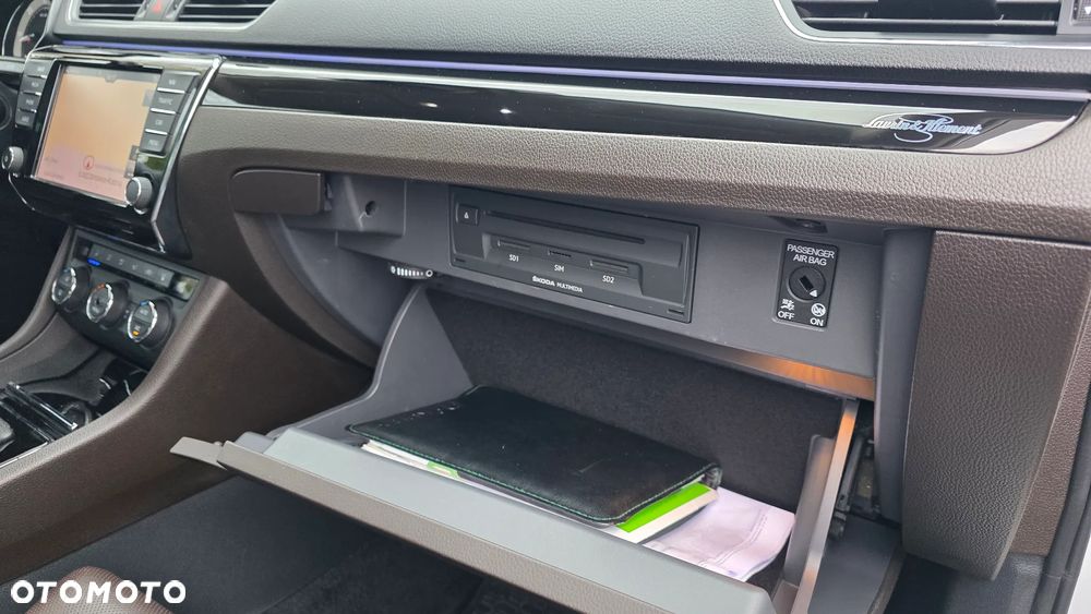 Skoda Superb 2.0 TDI L&K DSG - 36