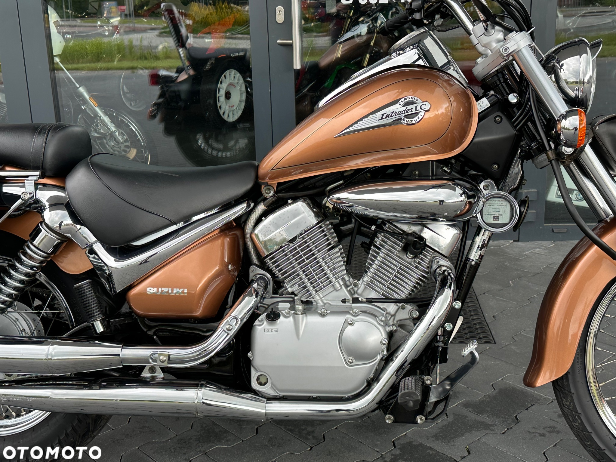 Suzuki Intruder - 7