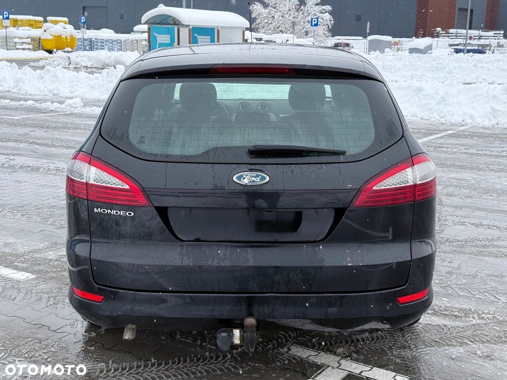 Ford Mondeo 2.0 Ambiente - 9