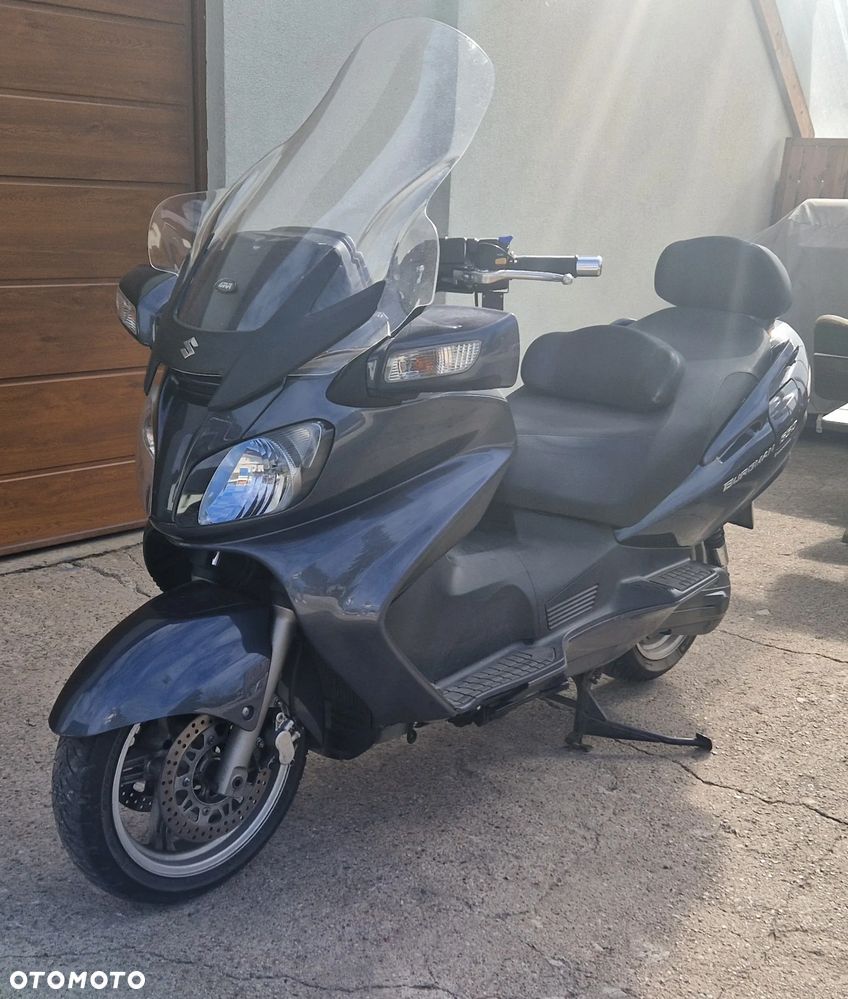 Suzuki Burgman - 9