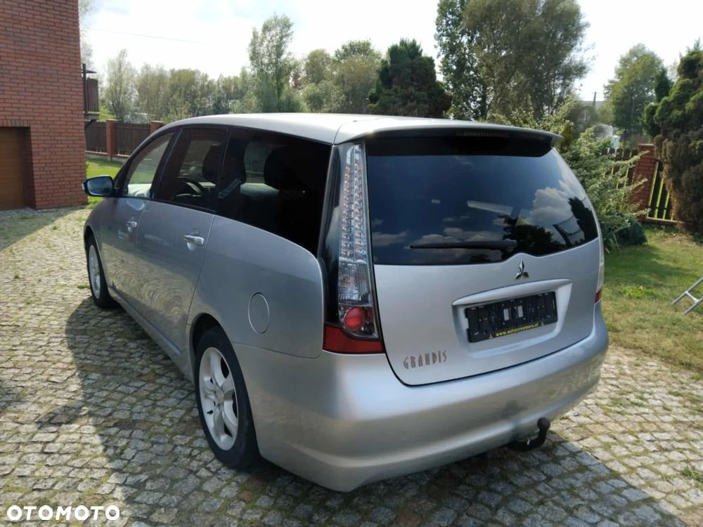 Mitsubishi Grandis 2.4 Intense - 4