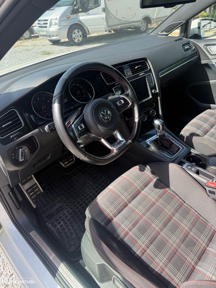 VW Golf GTI Performance BlueMotion DSG - 11