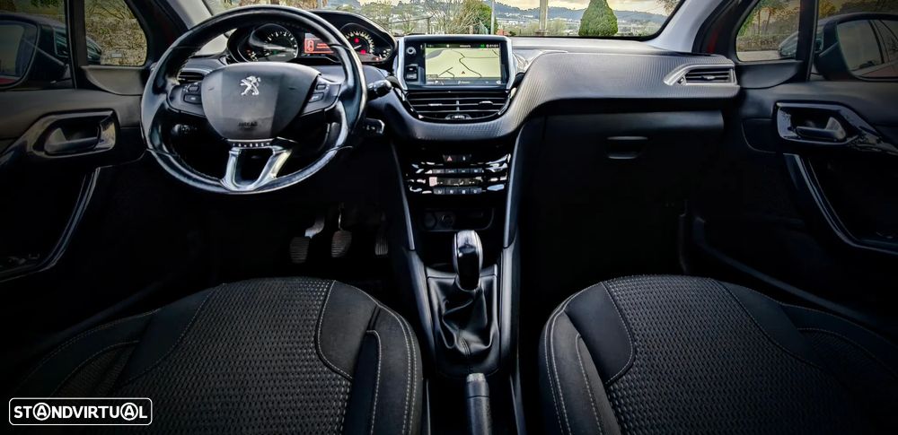 Peugeot 208 1.2 PureTech GT Line - 8