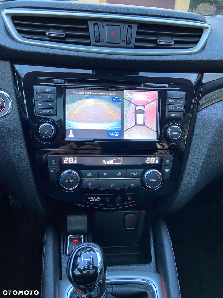 Nissan Qashqai 1.6 dCi TEKNA - 16