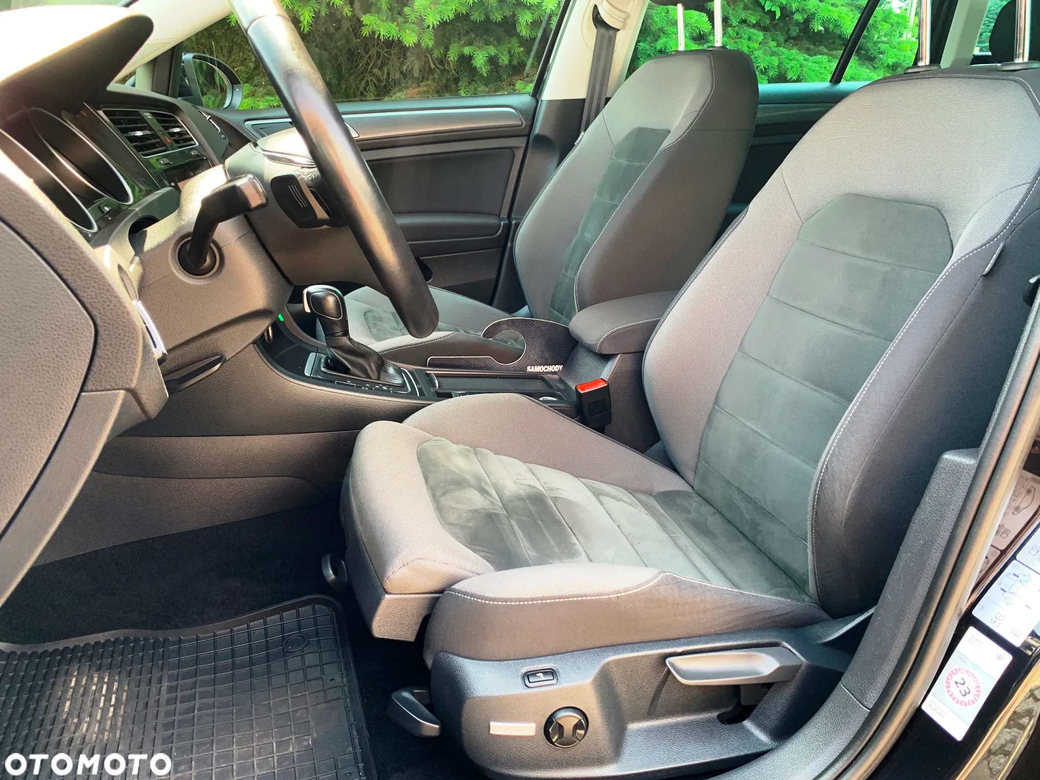 Volkswagen Golf VIII 2.0 TDI R-Line DSG - 11