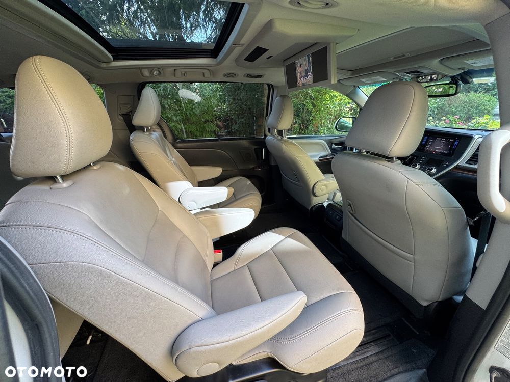Toyota Sienna - 11